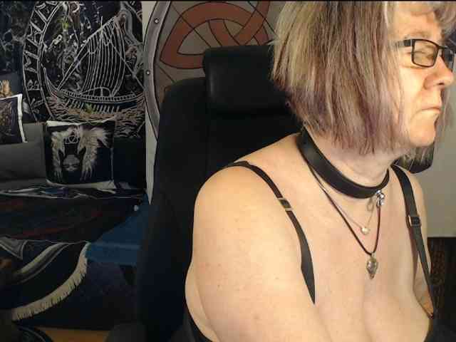 90dTitten webcam