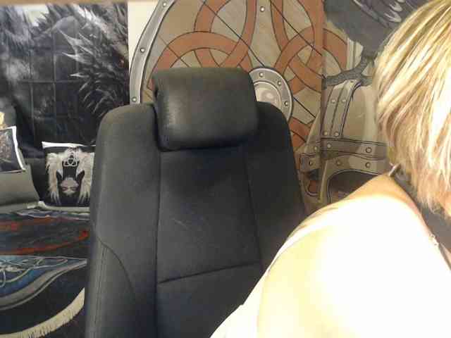 90dTitten webcam