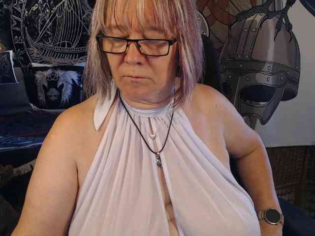 90dTitten webcam