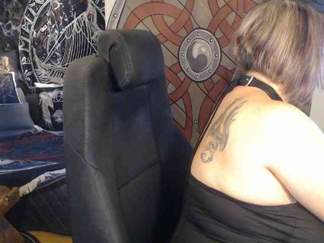 90dTitten webcam