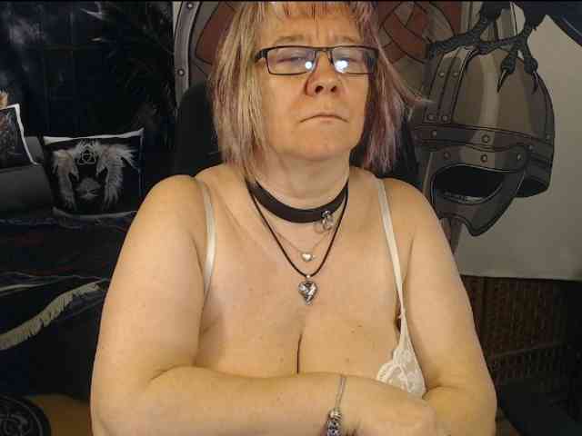 90dTitten webcam