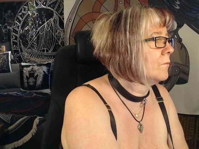 90dTitten webcam