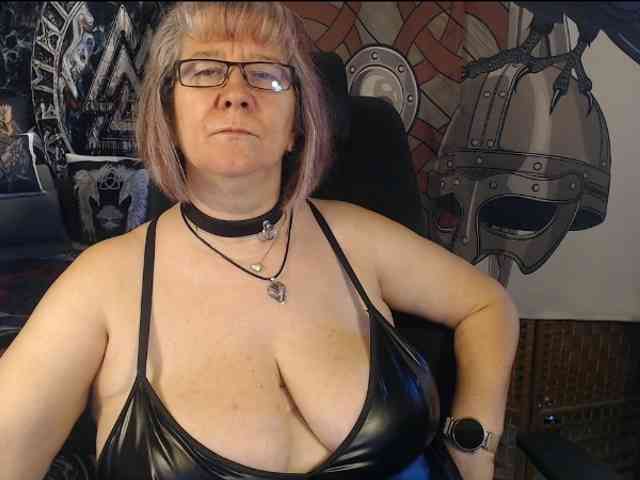 90dTitten webcam