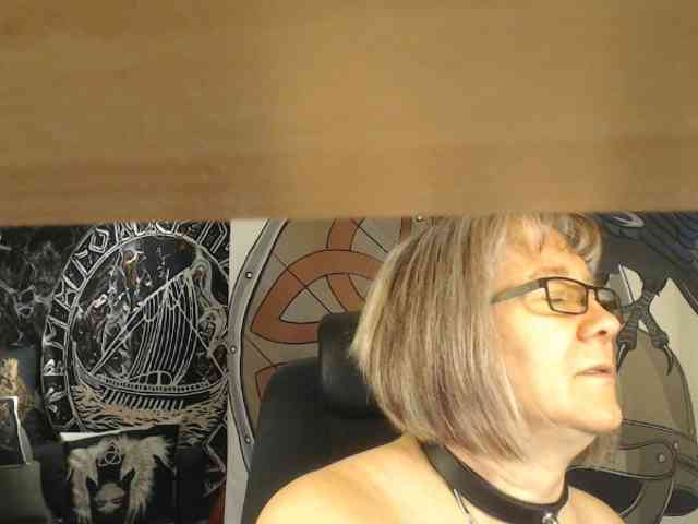 90dTitten webcam