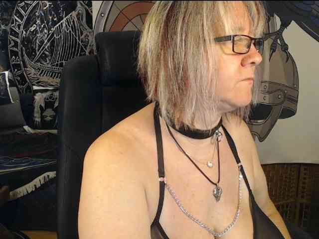 90dTitten webcam