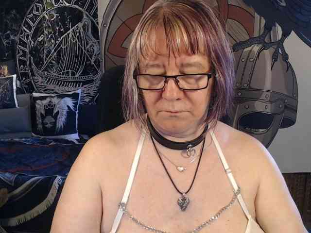 90dTitten webcam