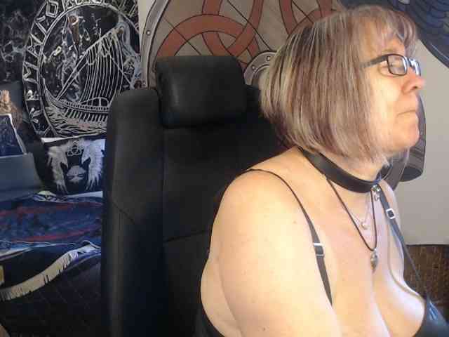 90dTitten webcam