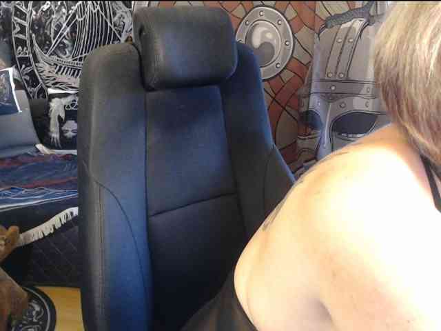 90dTitten webcam