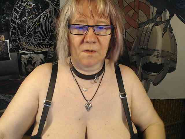 90dTitten webcam