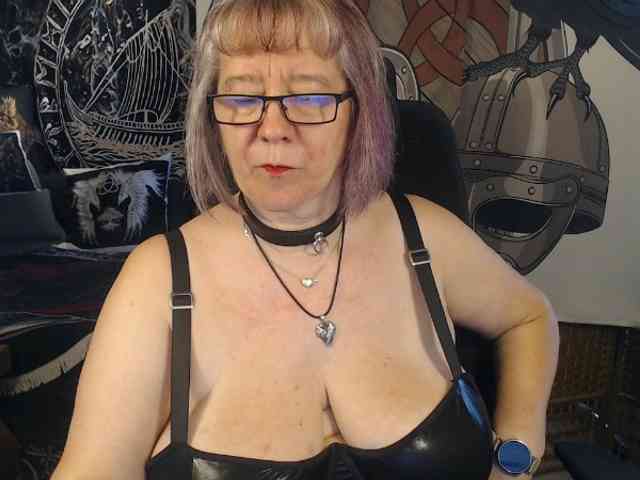 90dTitten webcam
