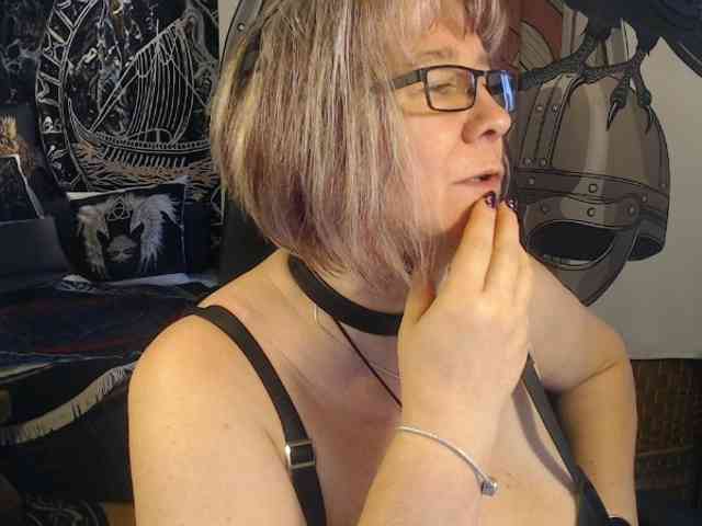 90dTitten webcam