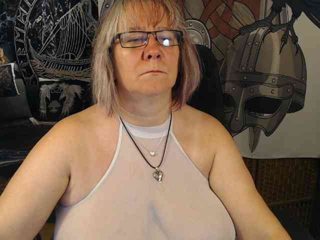 90dTitten webcam
