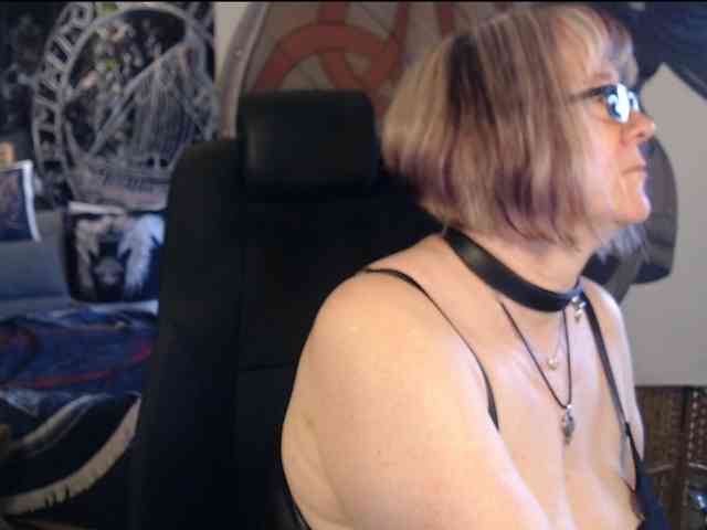 90dTitten webcam