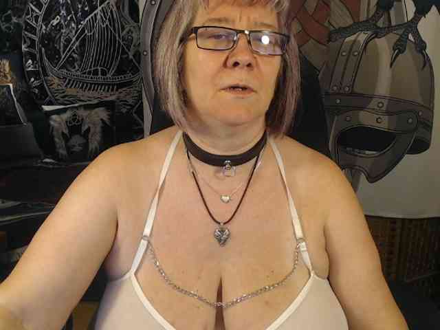 90dTitten webcam