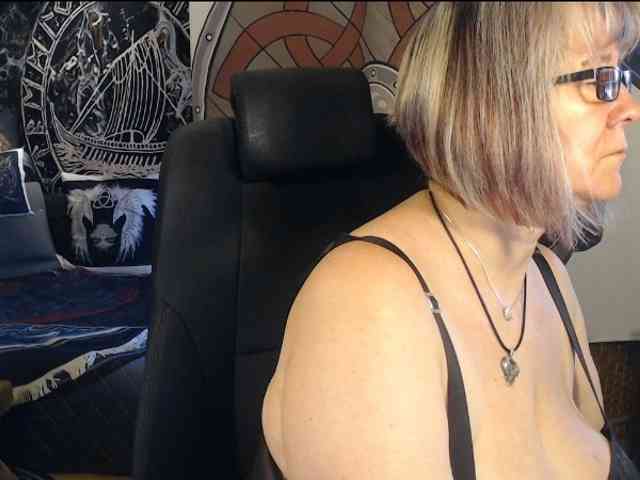 90dTitten webcam