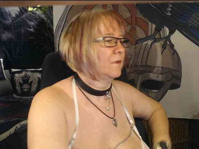 90dTitten webcam