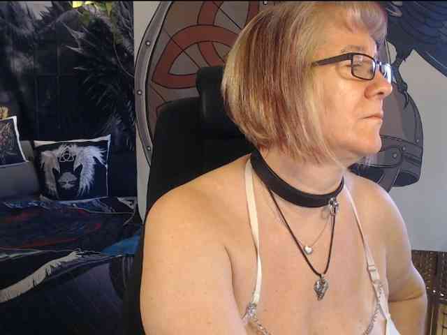 90dTitten webcam