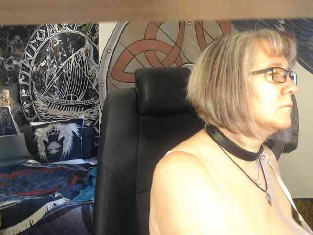 90dTitten webcam