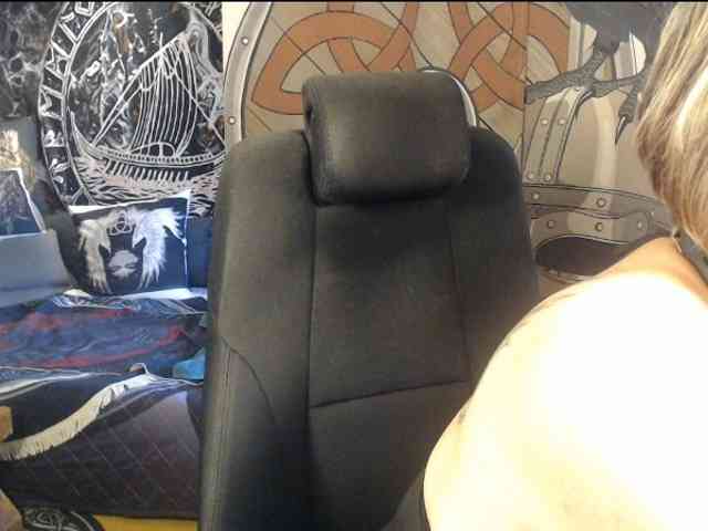 90dTitten webcam