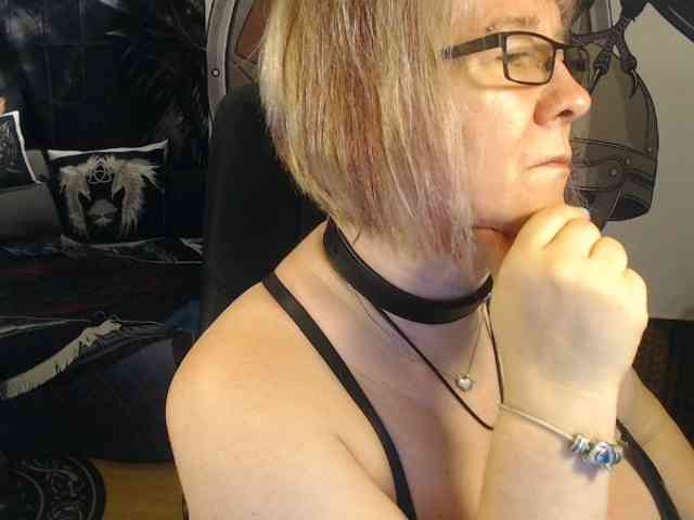 90dTitten webcam