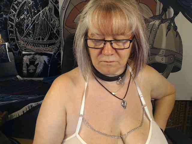 90dTitten webcam
