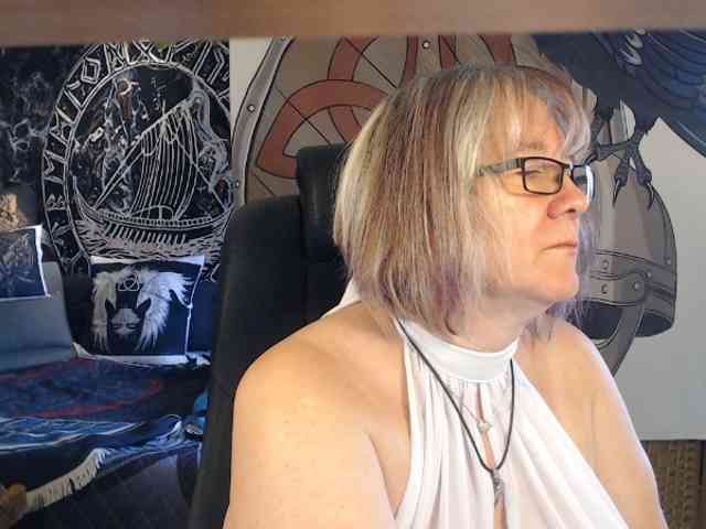 90dTitten webcam