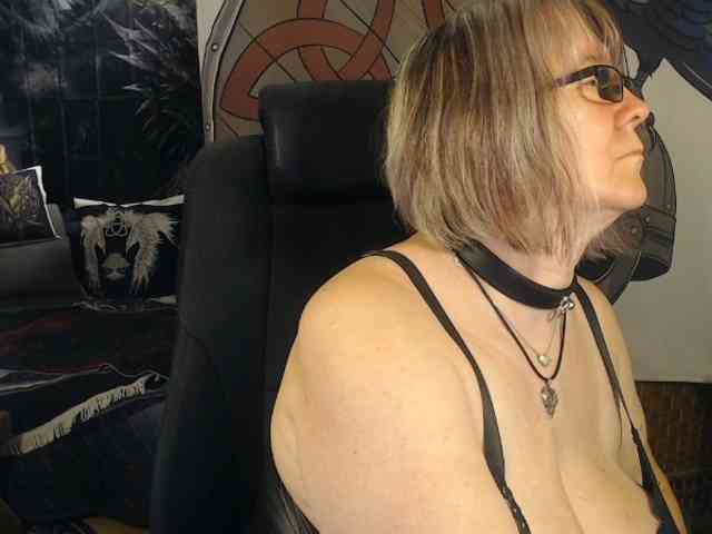 90dTitten webcam