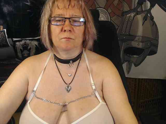 90dTitten webcam