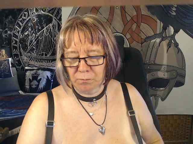 90dTitten webcam
