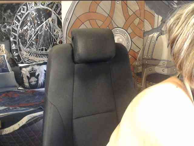 90dTitten webcam