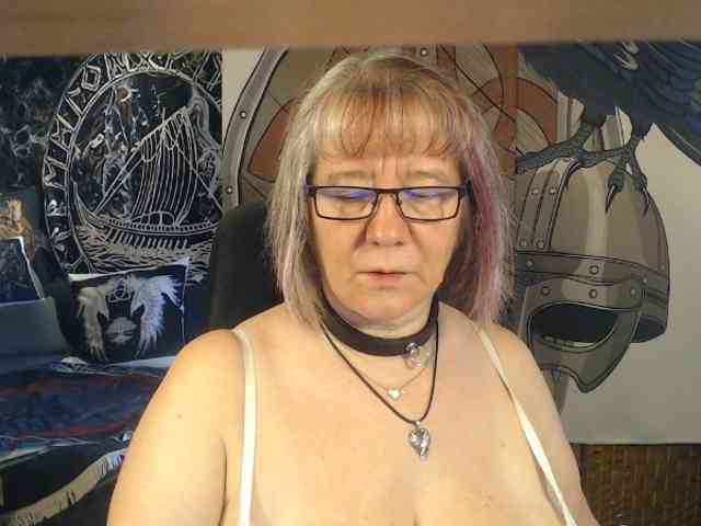 90dTitten webcam
