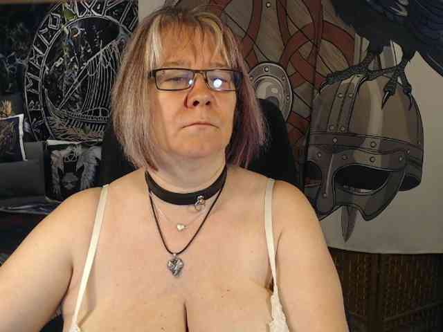 90dTitten webcam
