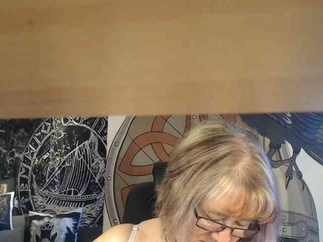 90dTitten webcam