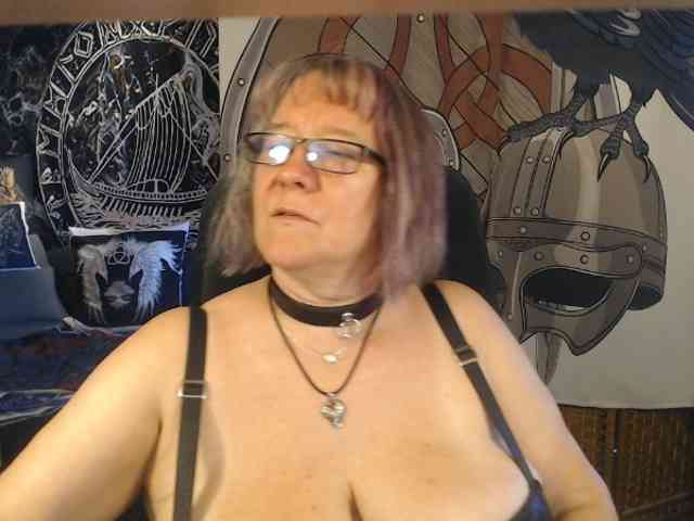 90dTitten webcam