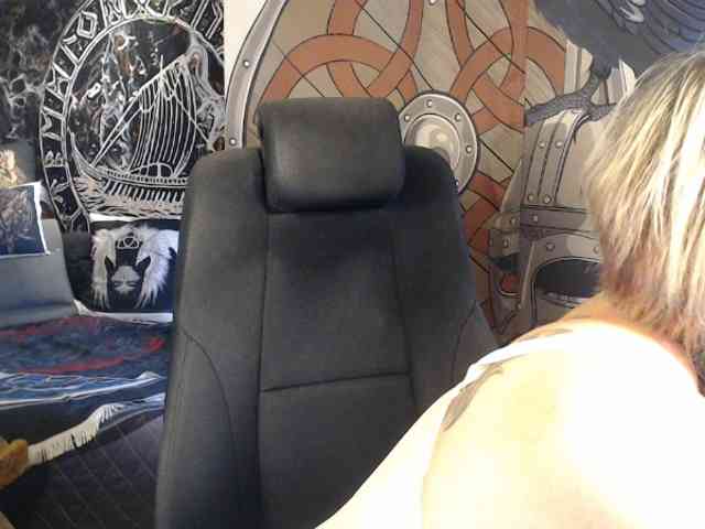 90dTitten webcam