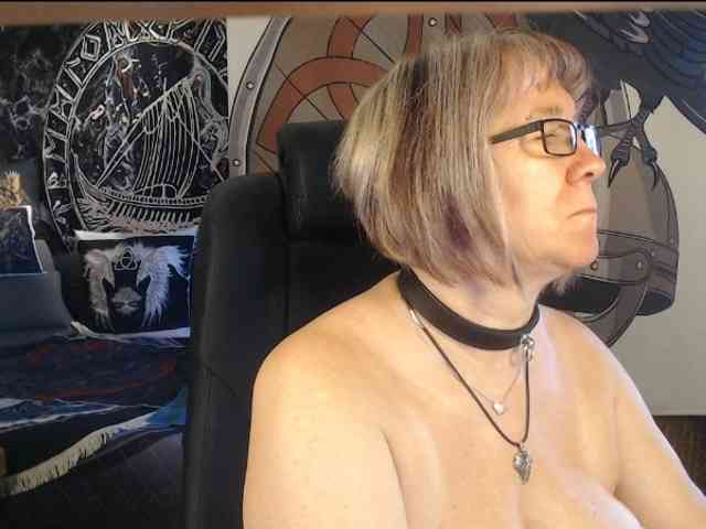 90dTitten webcam