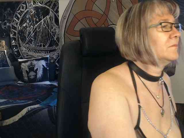 90dTitten webcam