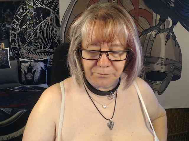 90dTitten webcam