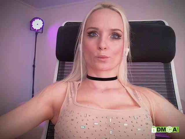 Louise_Dance webcam