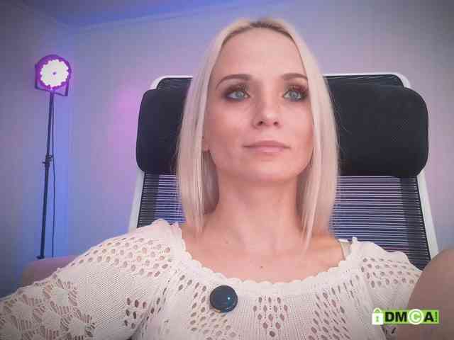 Louise_Dance webcam