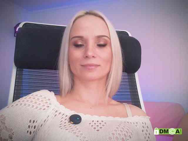 Louise_Dance webcam