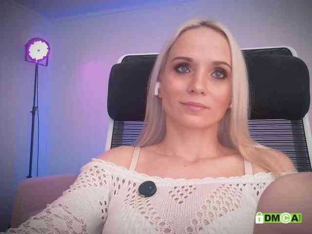 Louise_Dance webcam