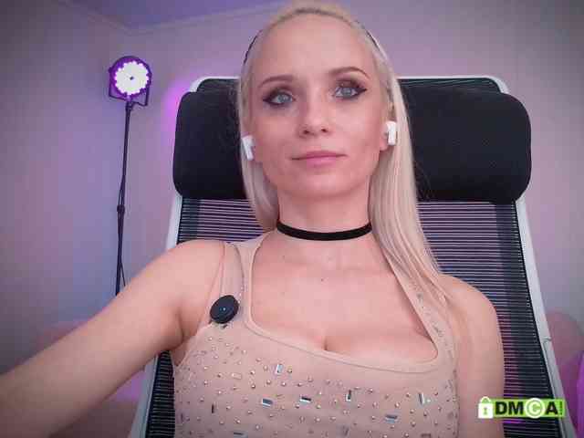 Louise_Dance webcam