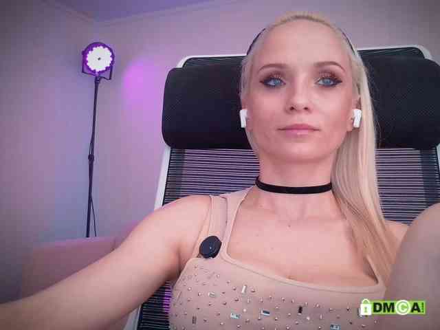 Louise_Dance webcam