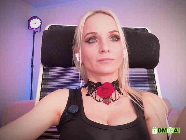 Louise_Dance webcam