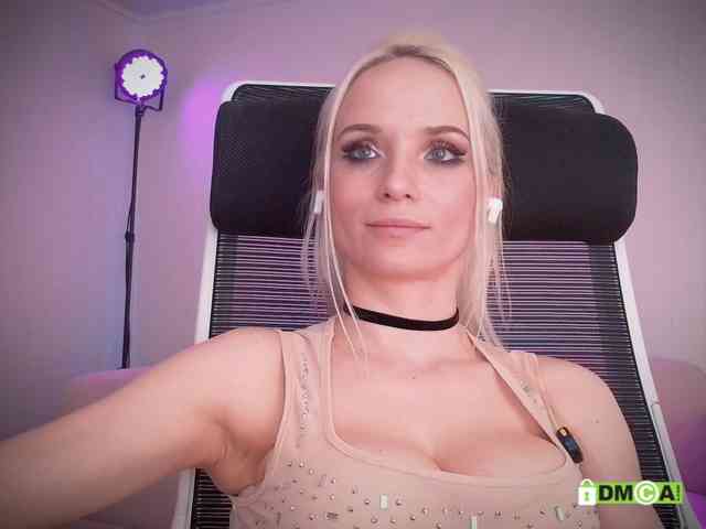 Louise_Dance webcam