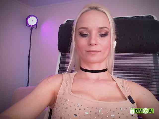 Louise_Dance webcam
