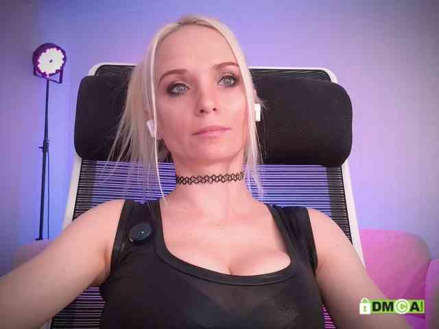 Louise_Dance webcam