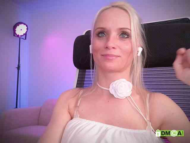 Louise_Dance webcam