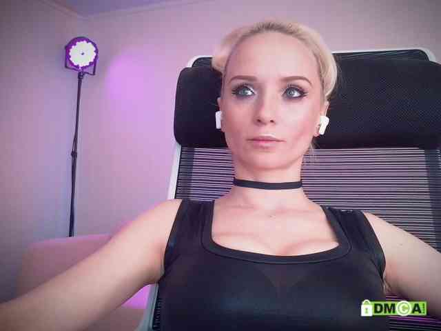 Louise_Dance webcam